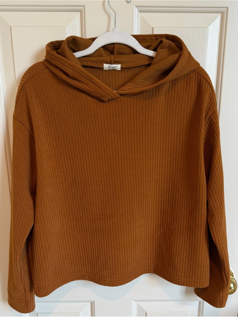 Dylan ribbed waffle hoodie. EUC Size M. Chestnut color. P2P is 22 & length 21